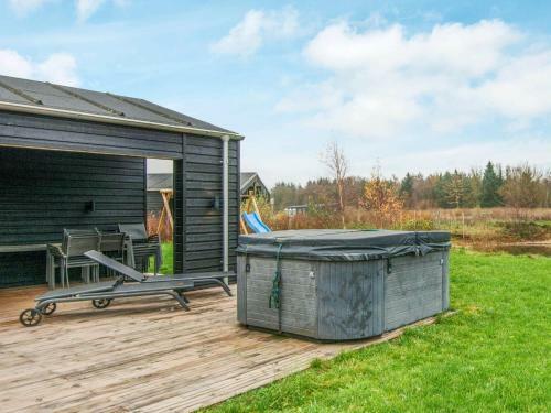 Holiday Home Skovs�en V