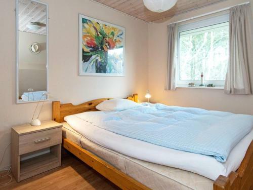 Two-bedroom Holiday Home In Glesborg 2