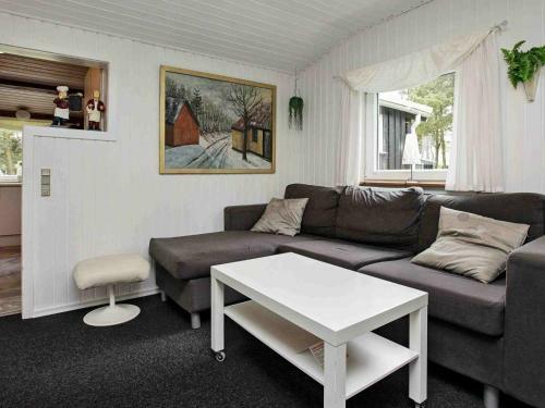 Three-bedroom Holiday Home In Bl�vand 77
