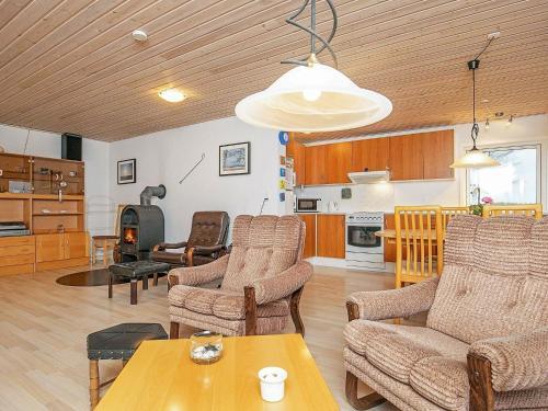 Two-bedroom Holiday Home In Hals 6