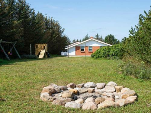 Holiday Home Lyngsletten