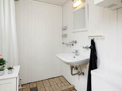 Holiday Home L�gst�r V