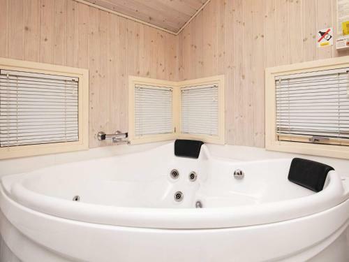 Three-bedroom Holiday Home In Humble 4