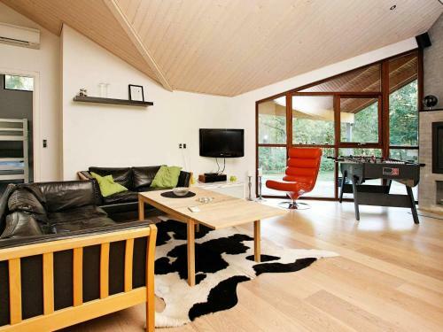 Holiday Home Lynderupvej III