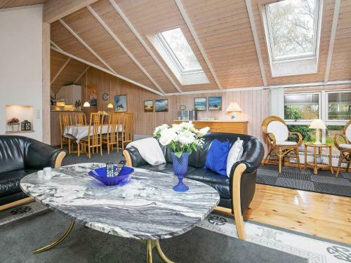 Three-bedroom Holiday Home In R�dby 9