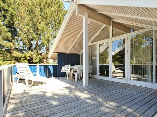 Three-bedroom Holiday Home In R�dby 9
