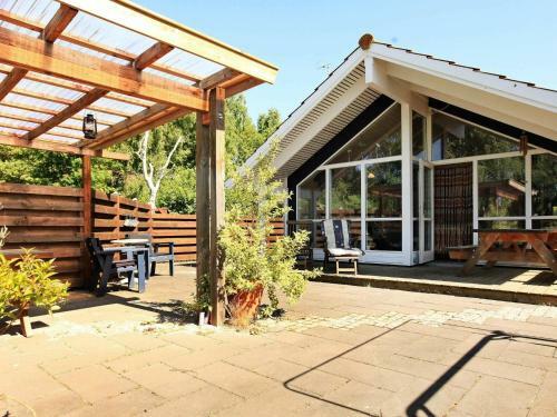 Three-bedroom Holiday Home In R�dby 30