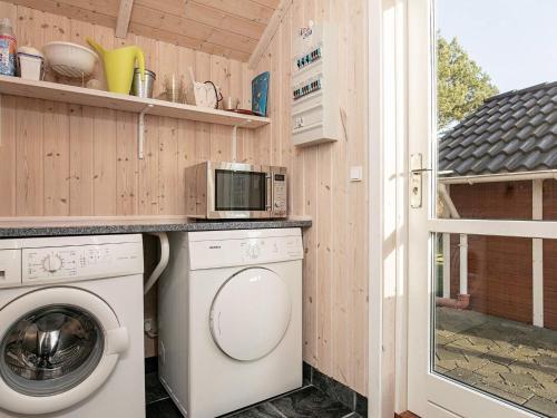 Three-bedroom Holiday Home In R�dby 38