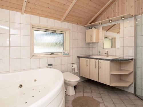 Three-bedroom Holiday Home In R�dby 38