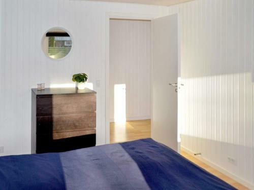 Three-bedroom Holiday Home In R�dby 12