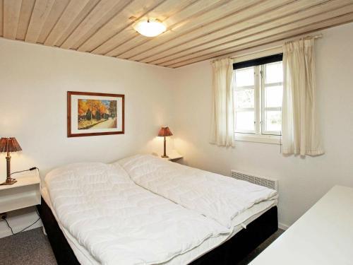 Two-bedroom Holiday Home In Hvide Sande 2
