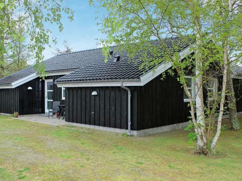Three-bedroom Holiday Home In G�rlev 3