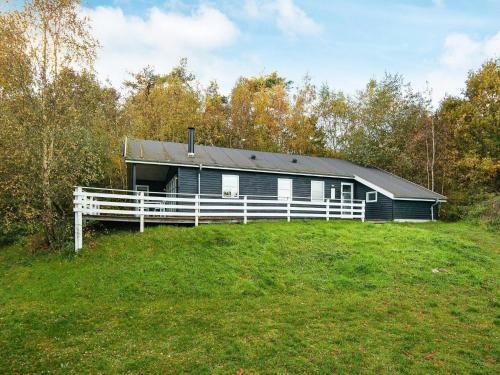 Three-bedroom Holiday Home In Knebel 17