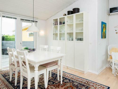 One-bedroom Holiday Home In Juelsminde 2