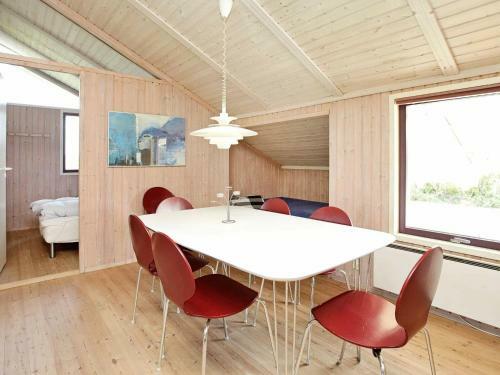 Three-bedroom Holiday Home In Oksb�l 38