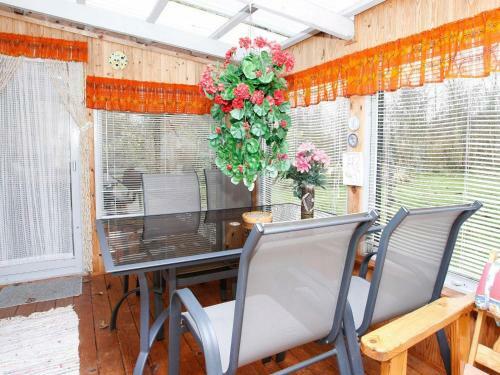 Two-bedroom Holiday Home In Thyholm 1