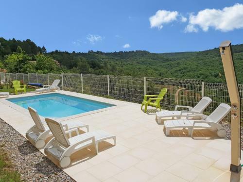Pleasing Villa In Artignosc-sur-verdon With Swimming Pool