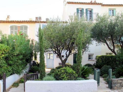 Holiday Home Capri (pog125)