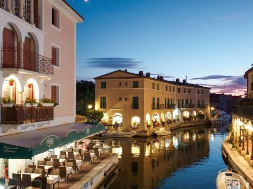 Holiday Home Capri (pog125)