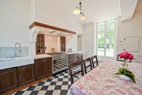 Agroturismo Jaulnay Chateau Sleeps 14 Pool Wifi