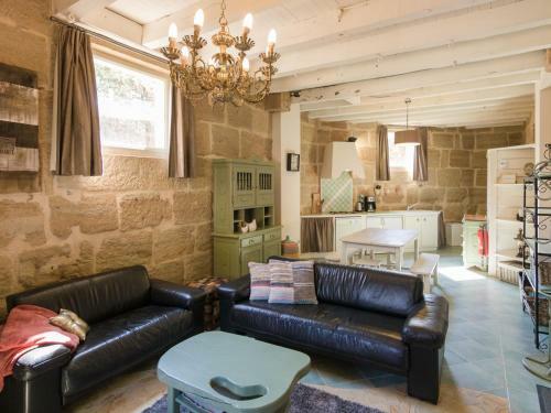 Luxurious Mansion In Lacapelle-marival With Heated Pool