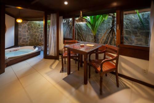 Hotel Sombra E �gua Fresca