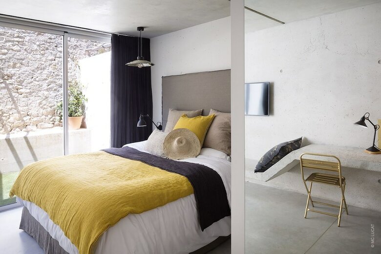 Le 19-21 - Un Amour D'hotel