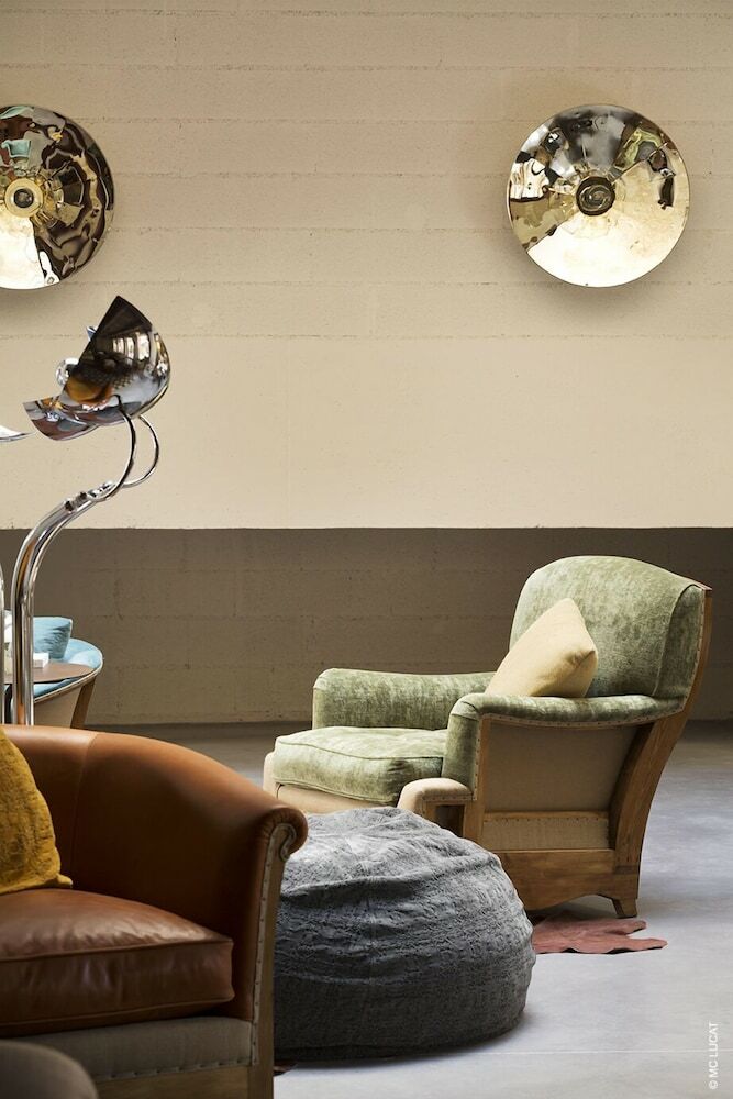 Le 19-21 - Un Amour D'hotel