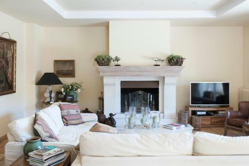 Mougins Villa Sleeps 12 Pool Air Con Wifi