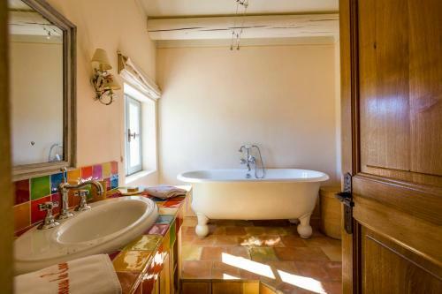 Oppedette Villa Sleeps 24 Pool Wifi
