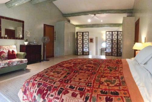 Noves Villa Sleeps 8 Air Con Wifi