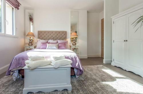 Opio Villa Sleeps 8 Pool Air Con Wifi