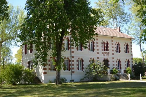Bed & Breakfast Le Domaine De Lugazaut