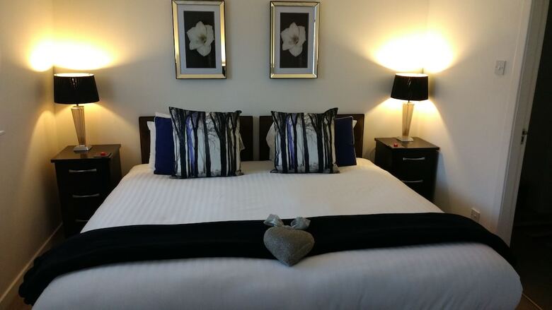 Gleneagles Village Apartments