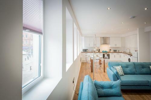 Gordon Moon Suites Bolton Centre Apartments
