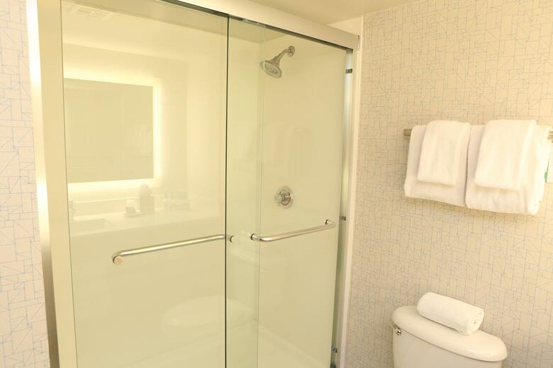Hotel Holiday Inn Express Airport
