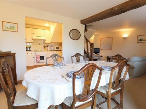 The Old Oak Tree Barn, Burford