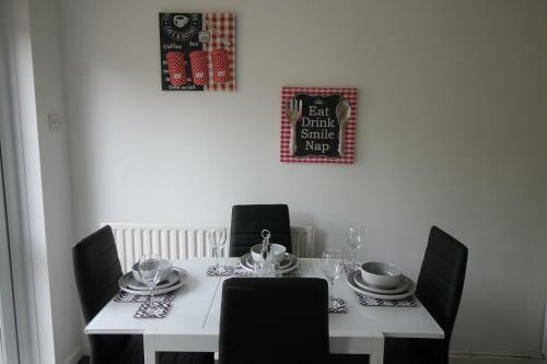Apartamentos 3 Bedroom Home In Cardiff With Garden