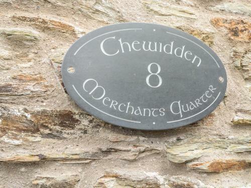 Chewidden