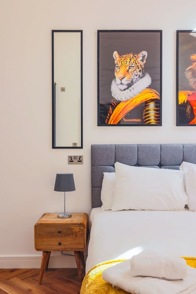 The Coach Hotel