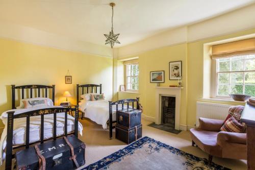 Dyrham Villa Sleeps 11 Wifi