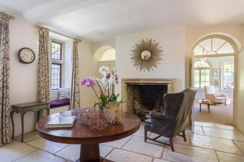 Dyrham Villa Sleeps 11 Wifi
