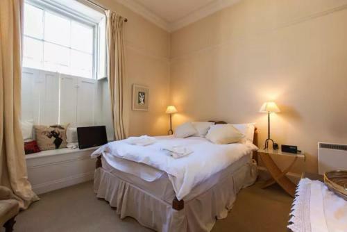 Apartamento 1 Bedroom New Town Flat Sleeps 2