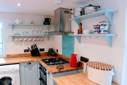 1 Bedroom Apartment In New Town Accommodates 4