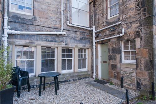 Jamaica Street Apartment