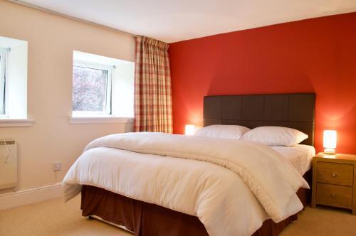 2 Bedroom Abbeyhill Apartment Sleeps 4