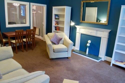 2 Bedroom Abbeyhill Apartment Sleeps 4