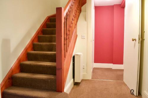 2 Bedroom Abbeyhill Apartment Sleeps 4