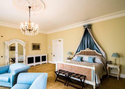 Hotel Crossbasket Castle