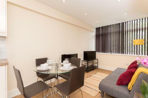 Abbey Apartments - Flat 4